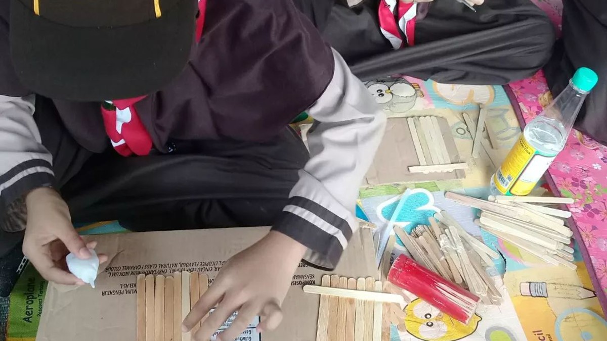 Giat hari ini pembuatan hasta karya